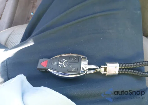 2004 Mercedes-Benz E 320 z USA, uszkodzony, nr VIN WDBUH65J34A378598